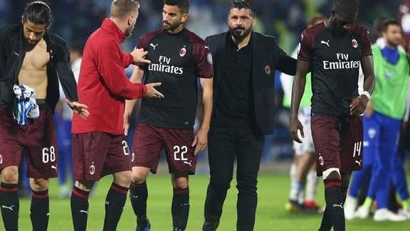 英超半场：两队合计零射正，琼斯远射中框，利兹联0-0利物浦