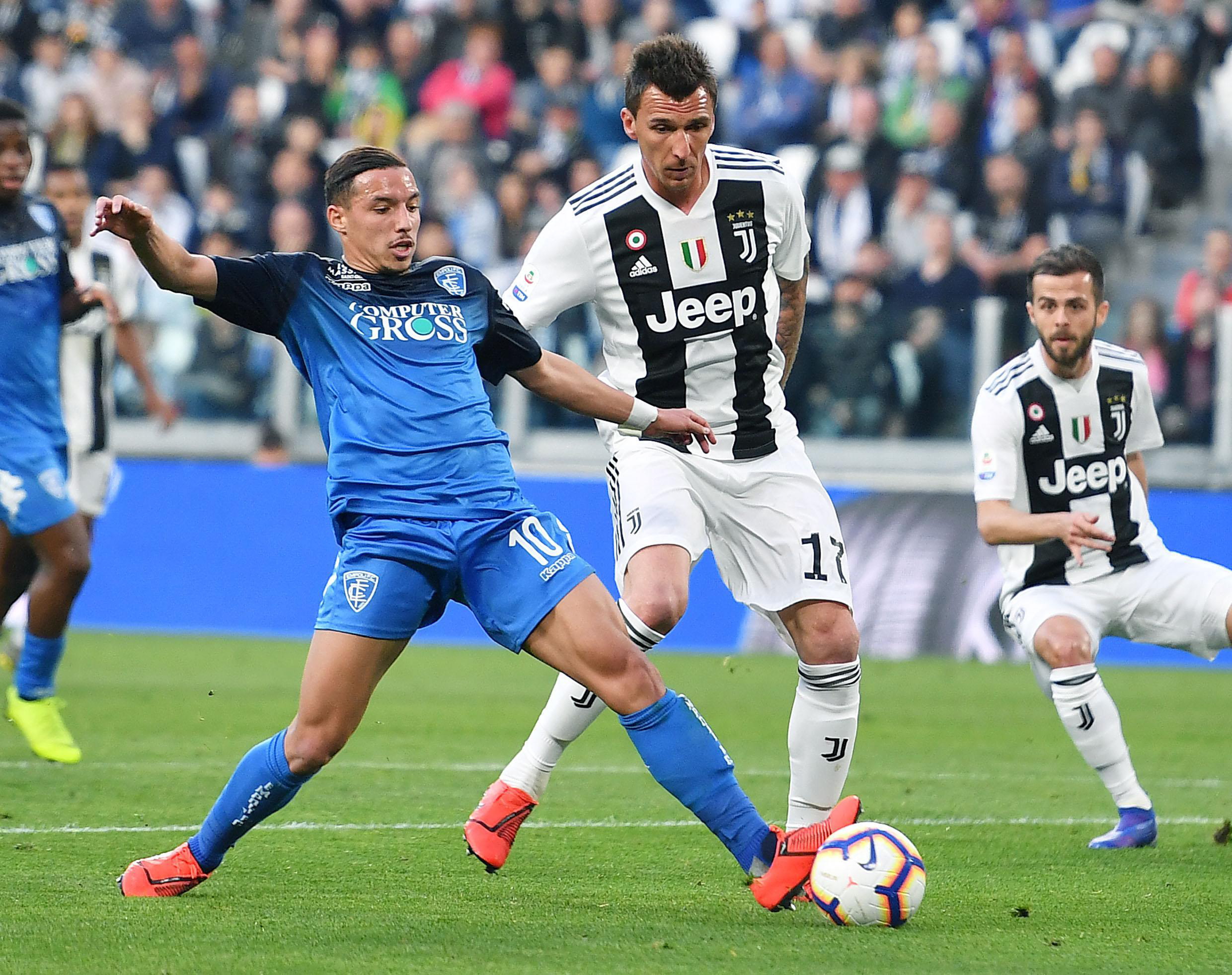 少一人的切尔西让阿森纳犯难，英超争冠从来不乏拼桌的