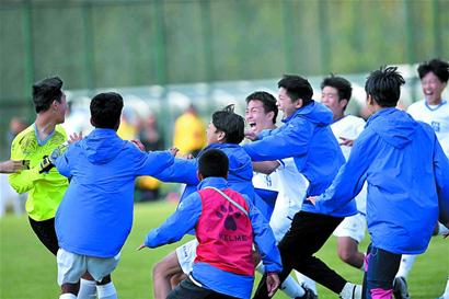 记者：米兰可能尝试冬窗送走圣地亚哥，然后再签更高效的前锋