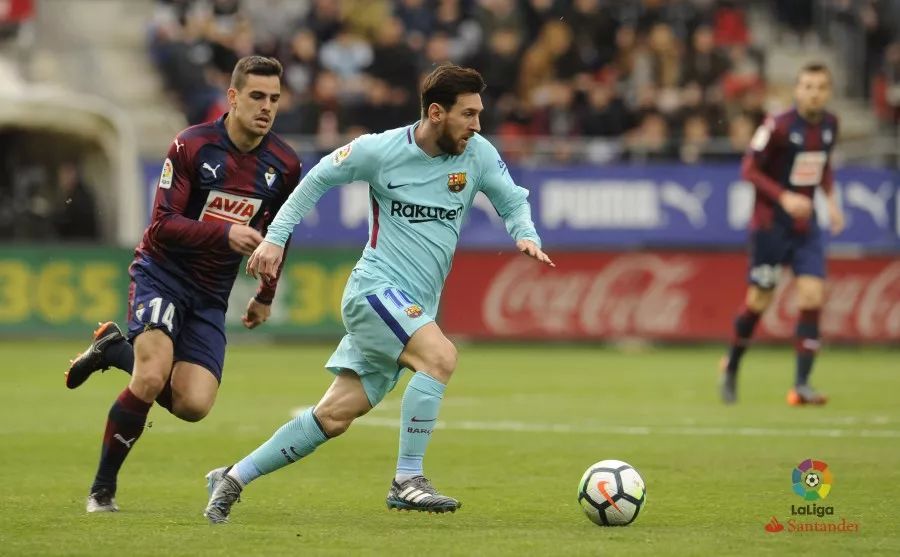 德媒：法兰克福对阵巴萨前召开会议，担心球队会遭遇惨案