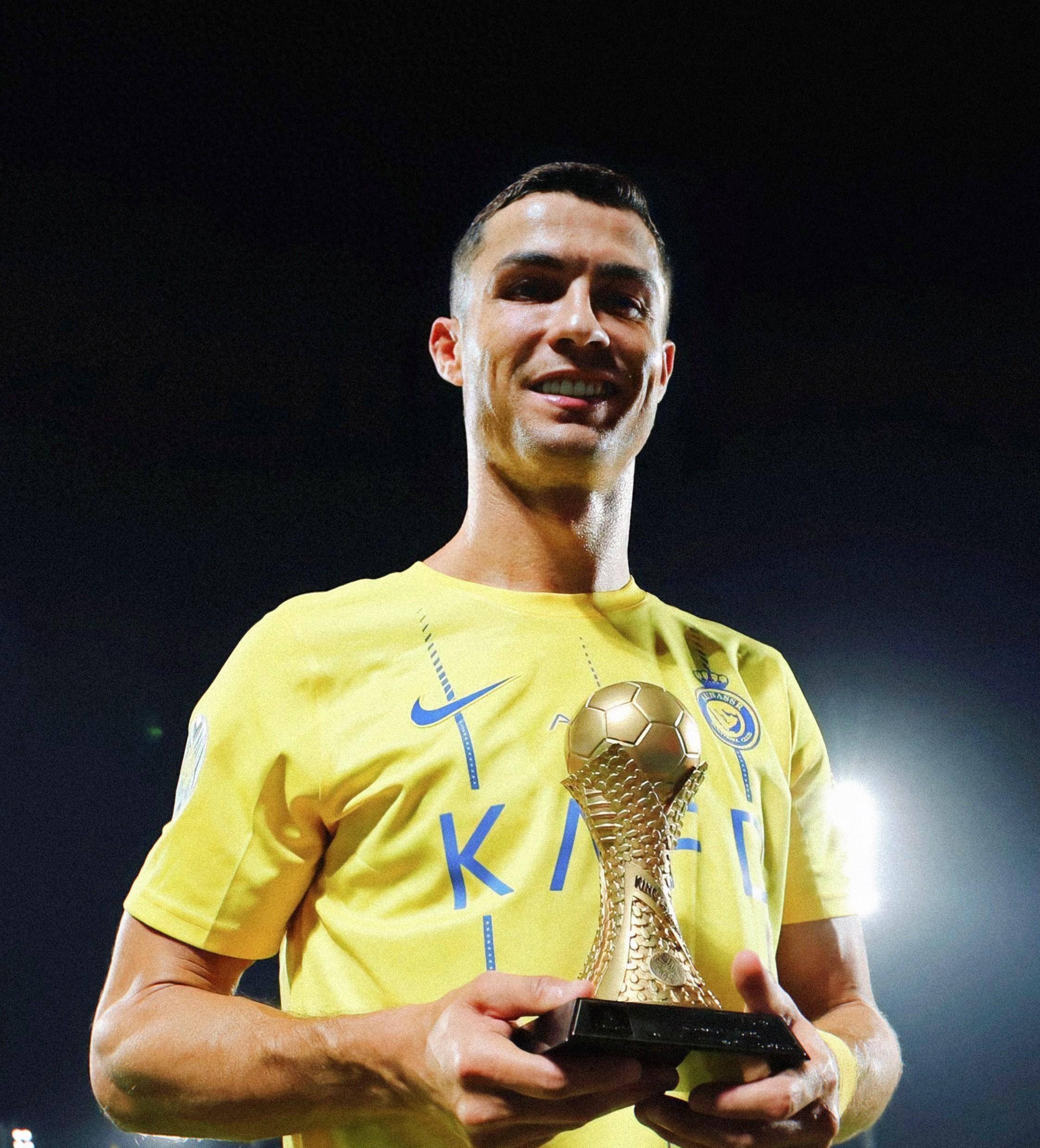 C罗为合作的AI网站宣传，视频中梅罗之争再次成为话题