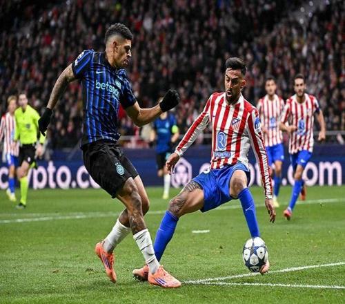 残特奥会选手与领跑员携手冲线夺冠