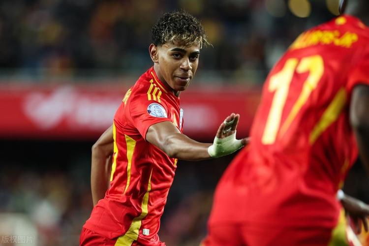 巴恩斯对战曼城全场数据：2粒进球，18次传球16次成功