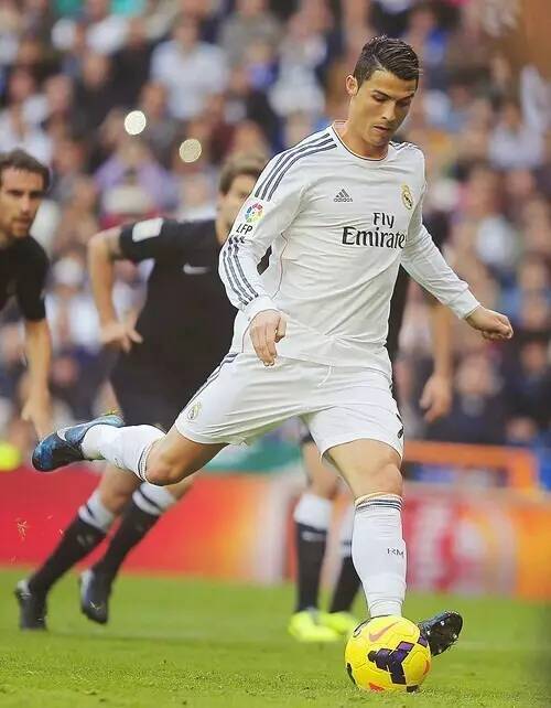 RMC：英超豪门和皇马巴萨都在关注马赛中锋罗比尼奥-瓦斯