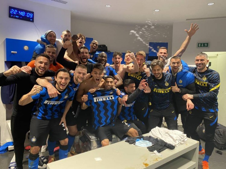 球员暖心动作感动全场